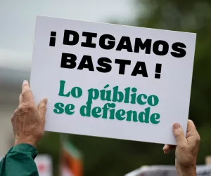 Lee más sobre el artículo El movimiento social de las mareas.